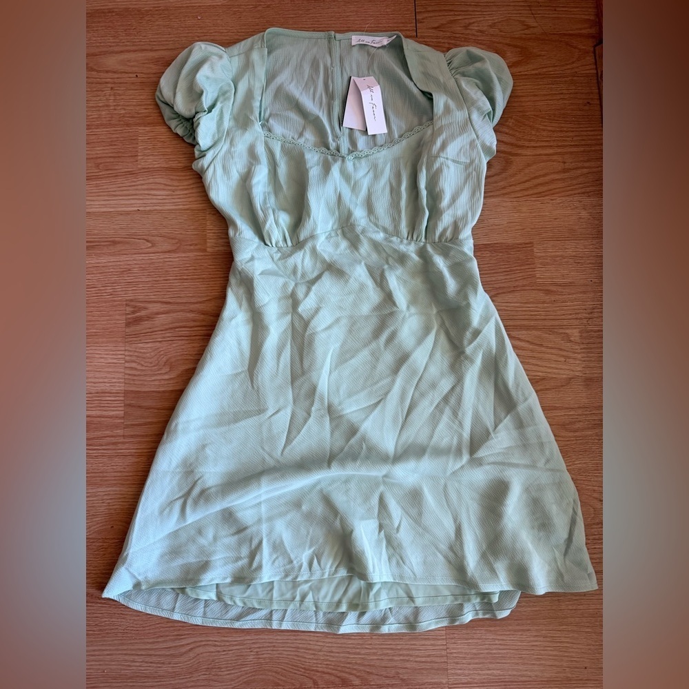 NWT All in Favor Elegant Mint Green Puff Sleeve Dress size Medium - Picture 3 of 4
